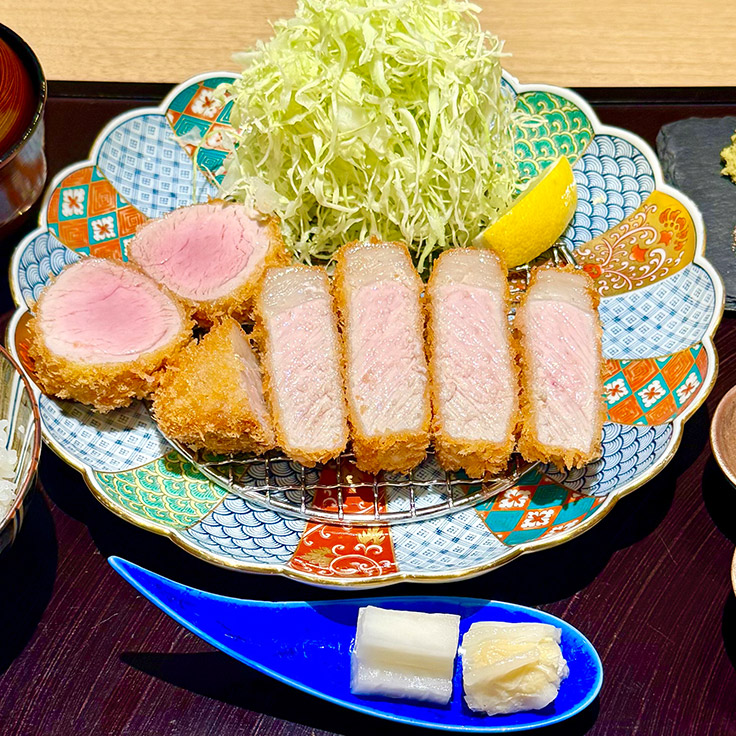 © Tonkatsu Minato
