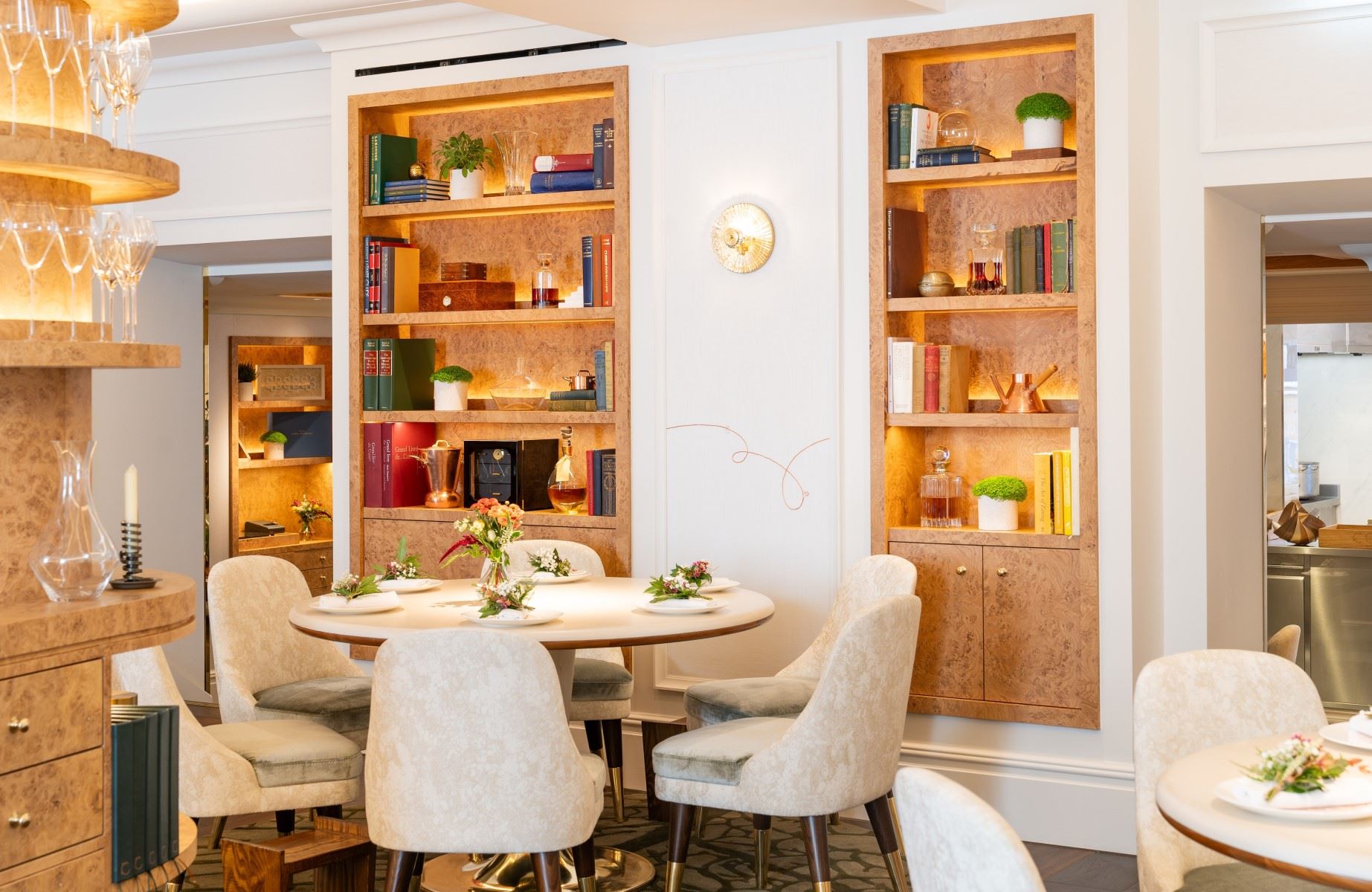 The pristine dining room at CORE by Clare Smyth in London's Notting Hill. © WeTheFoodSnobs/CORE by Clare Smyth