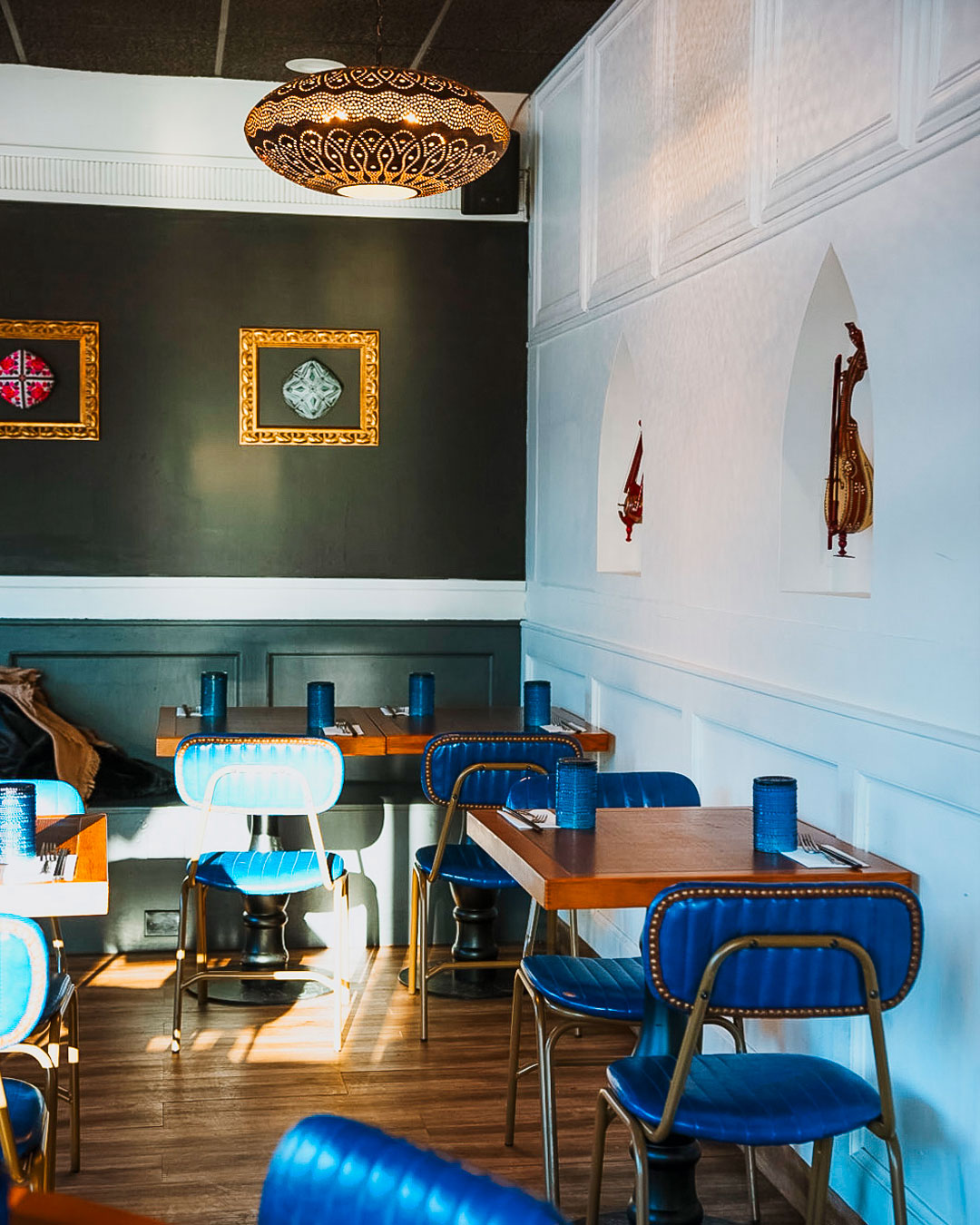 Jahunger has a clean, contemporary ambience in Cambridge. © Jahunger