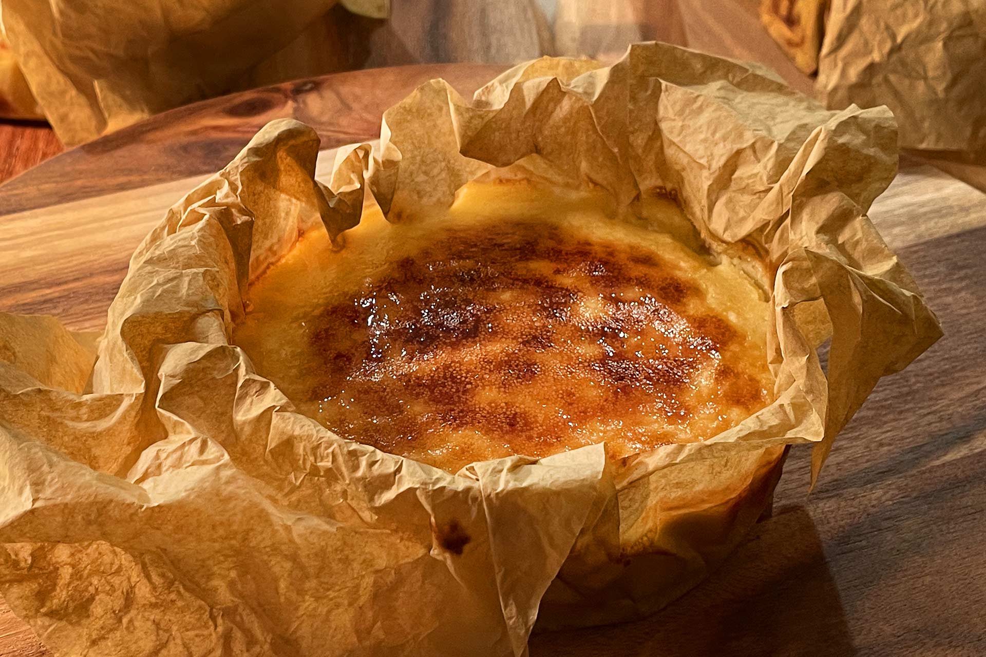 Tarta de Queso Cremoso Al Horno - creamy Basque cheesecake. © Mexta