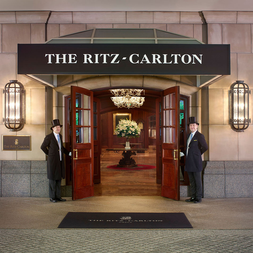 Doormen in uniform, quintessentially Ritz-Carlton ©The Ritz-Carlton Osaka