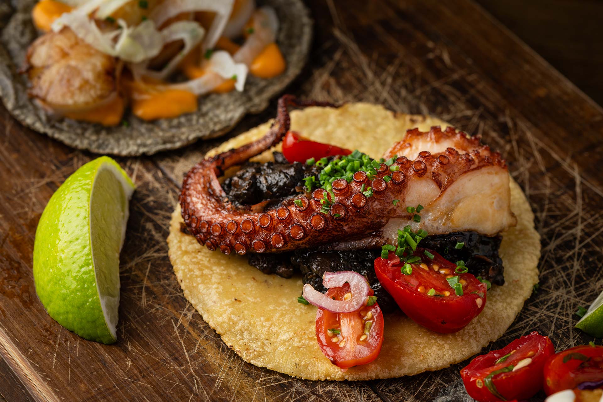 Taco de pulpo en su pinta. © Wonho Frank Lee