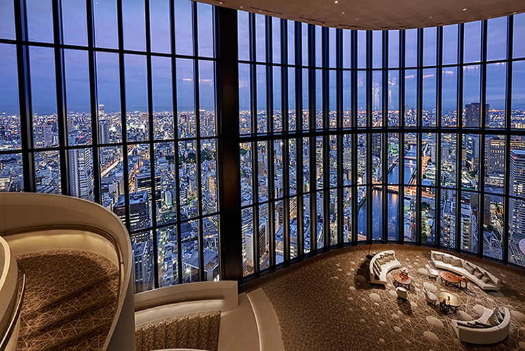 Soaring ceilings within the Conrad Osaka ©Conrad Osaka