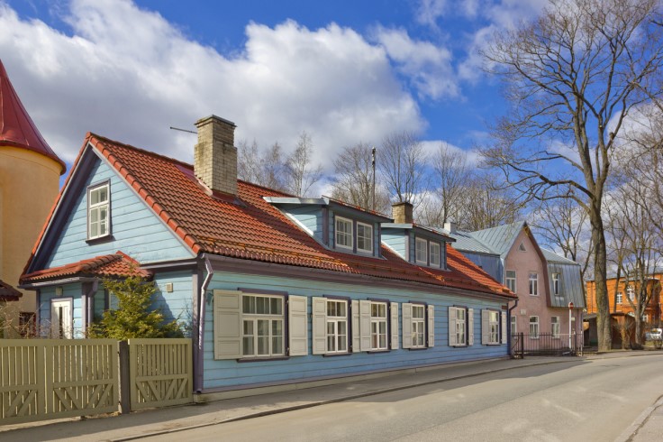 The colourful wooden buildings of Tartu's Suplinn neighbourhood, affectionately known as Soup Town. © walencienne/iStock