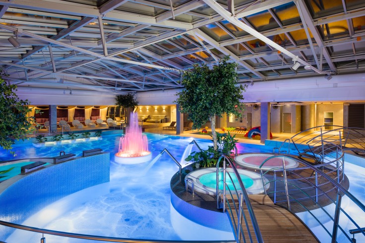 The many pools of the wellness centre at the V Spa Hotel, which adjoins the Kvartal shopping centre complex. © V Spa Hotel