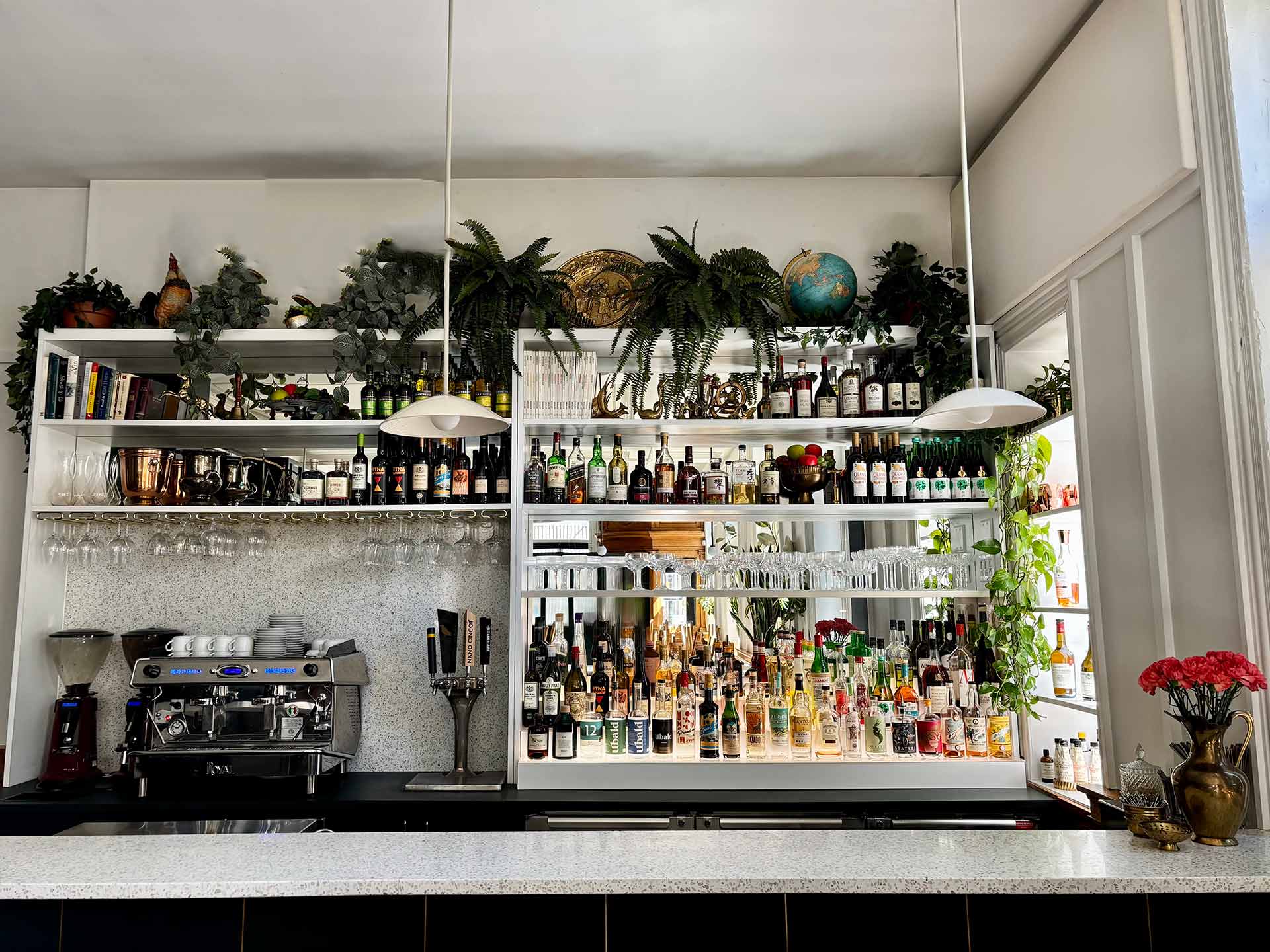Le bar de La Clocher Penché. © Le Clocher Penché
