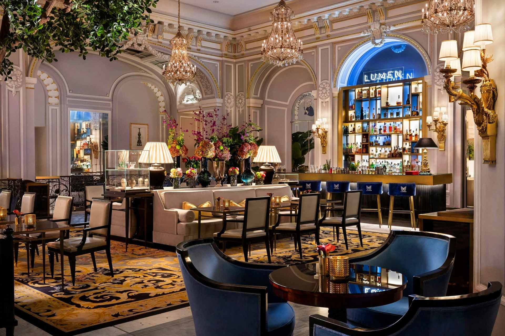 The Lumen Bar at the St. Regis is all classic glamor. © The St. Regis Rome 
