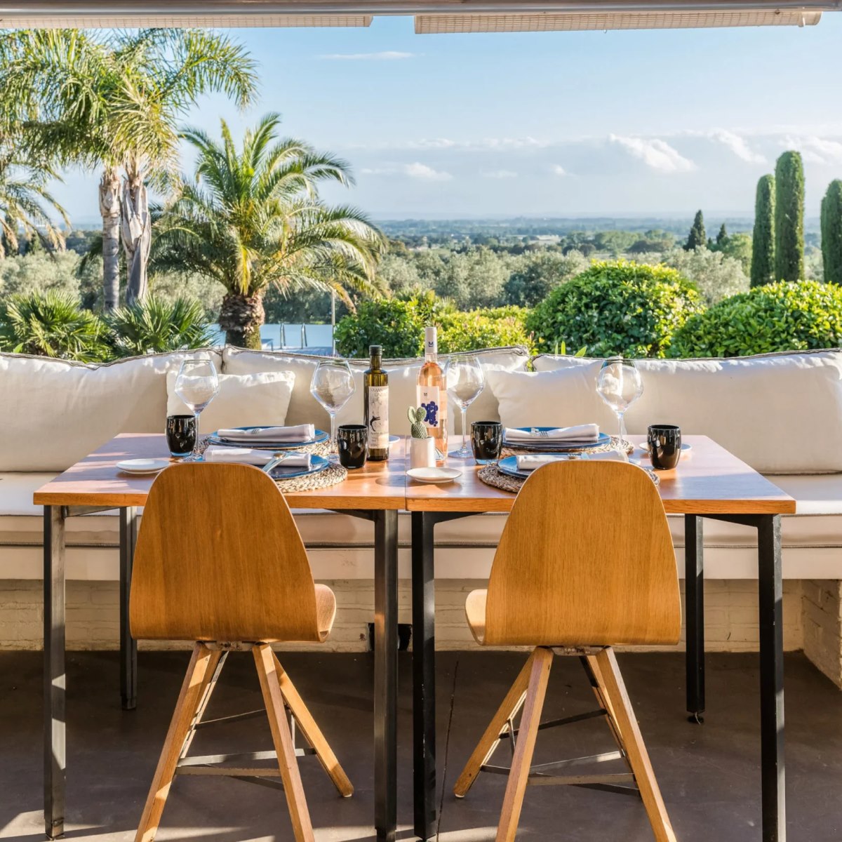 Mas Lazuli se enmarca en un entorno natural privilegiado, en el Alt Empordà catalán. © Hotel Mas Lazuli