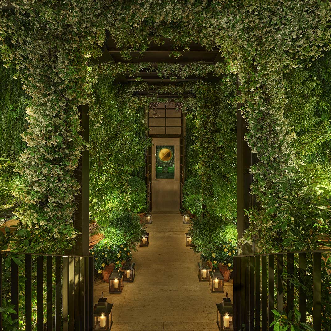 The Rome Edition takes a 1940s bank building and updates it with ample greenery. © The Rome Edition