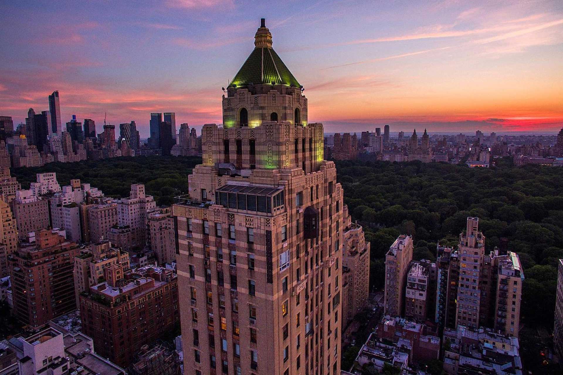 The Carlyle's iconic rooftop rising above Central Park. © The Carlyle