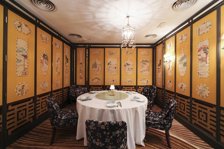 With its elegant atmosphere and creative cuisine, the One-MICHELIN-Starred China Tang is well suited to family gatherings.© China Tang