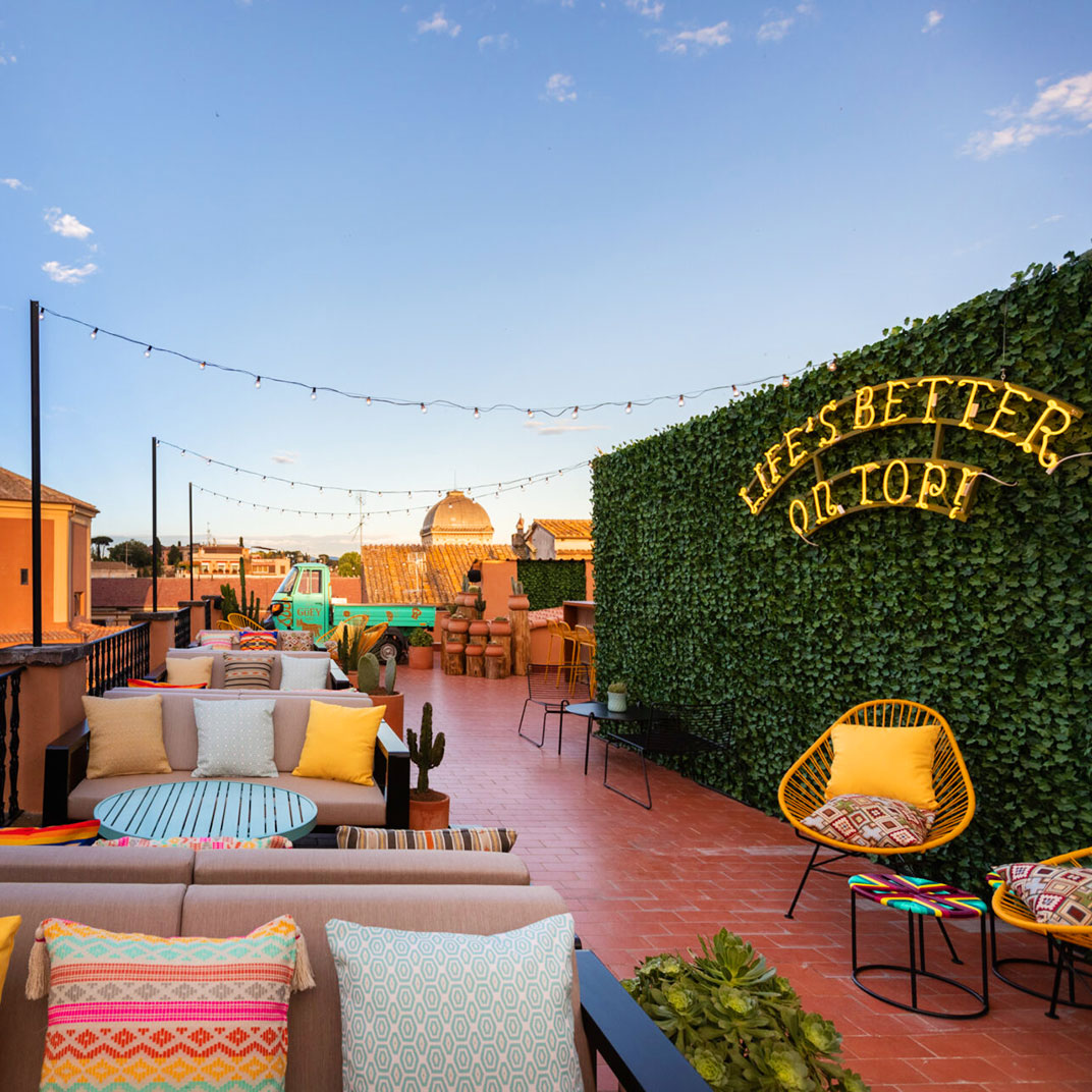 Hey Güey, one of Rome's most colorful rooftop spaces. © Chapter Roma