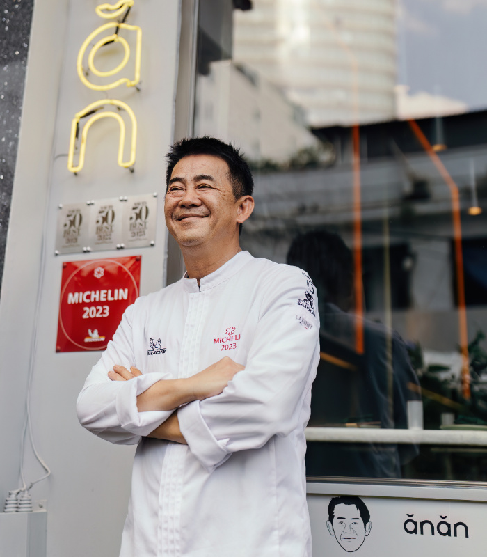 How-to-Eat-Pho-Like-a-Local-According-to-Vietnamese-Chefs-Peter-Cuang-Franklin-at-Anan-Saigon.jpeg