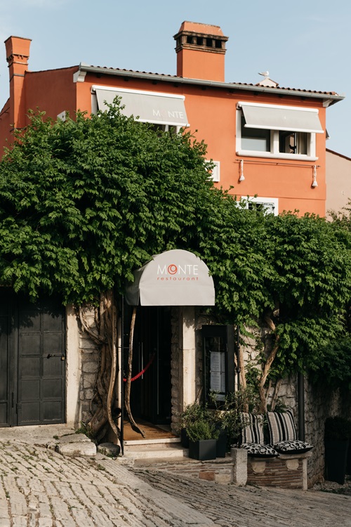 The restaurant’s entrance. © Mateja Vrcković/Monte