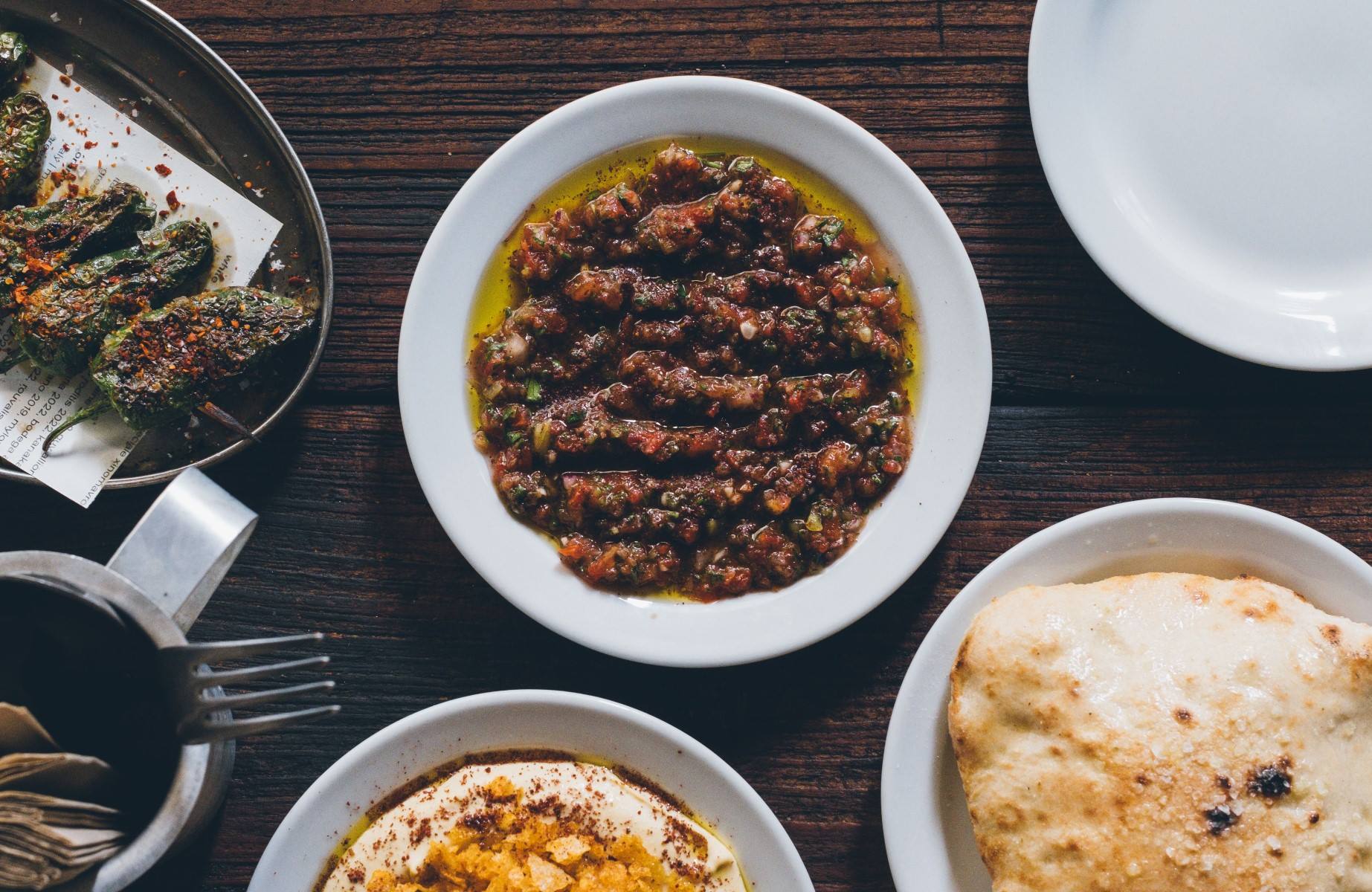 AGORA's Greek dishes that are ideal for sharing between friends. © Gilles Draps/AGORA