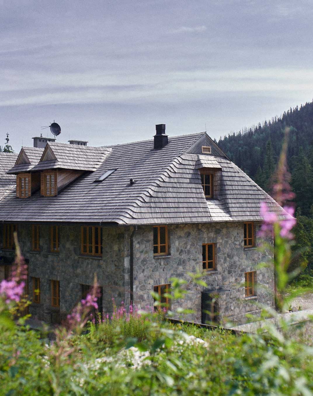 Once a simple workers’ vacation home, EN Hotel is now the only luxury hotel in Tatra National Park’s no-development zone. © EN Hotel