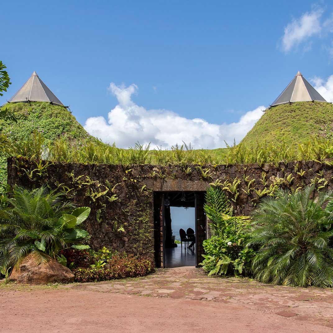Inspired by pre-Columbian architecture, each circular lodge features an eco-friendly living roof. © Origins Luxury Lodge  