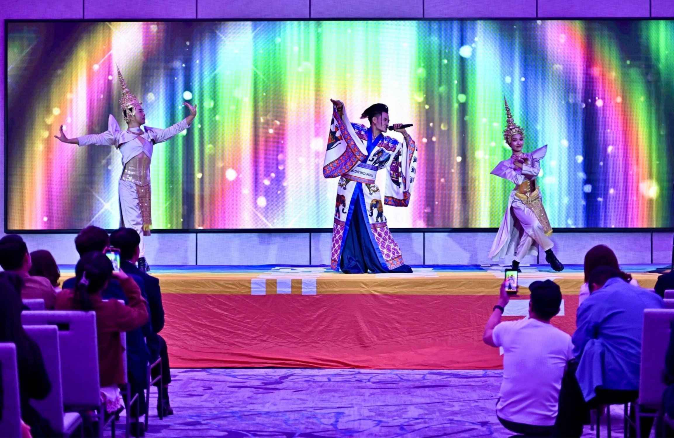Feel the power of Thai soft culture as queens take over the Bangkok Pride Stage with electrifying Mor Lam performances and other vibrant artistic showcases. © Bangkok Pride 