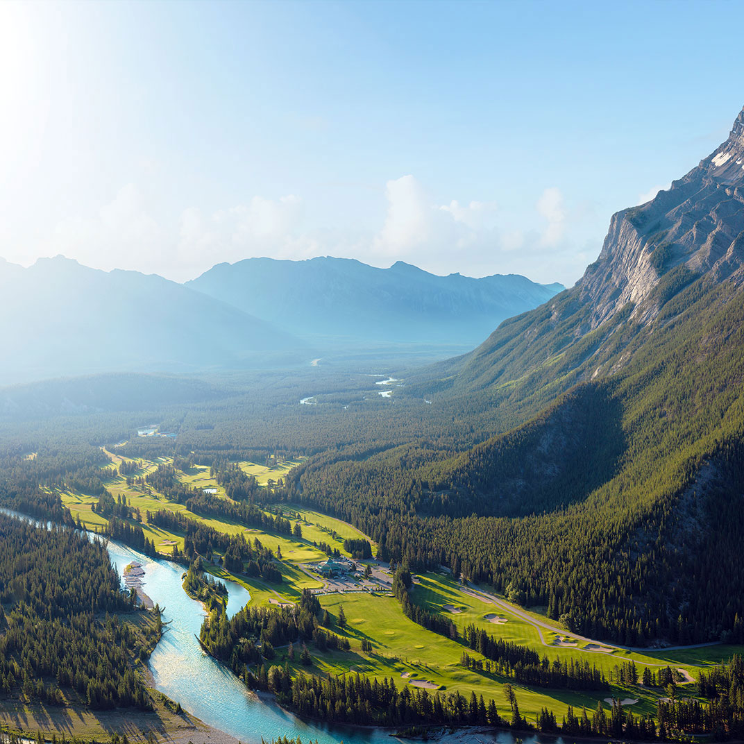 Nicknamed the "Castle in the Rockies," the Fairmont Banff Springs is set inside Canada’s beloved national park. © Fairmont Banff Springs