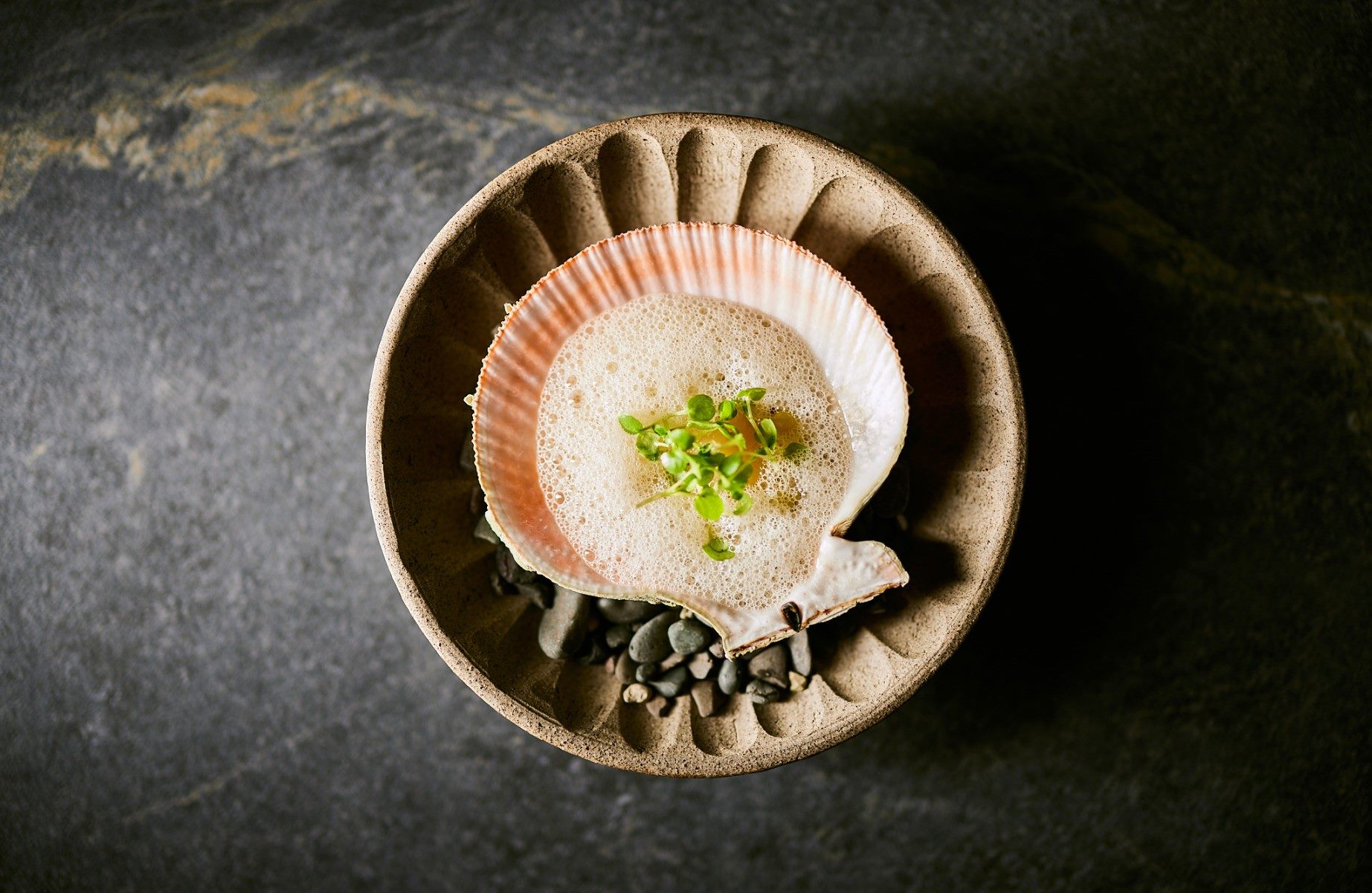 The skilled shellfish cookery from MICHELIN-Starred DILL in Reykjavík. © Ívar Eyþórsson./DILL