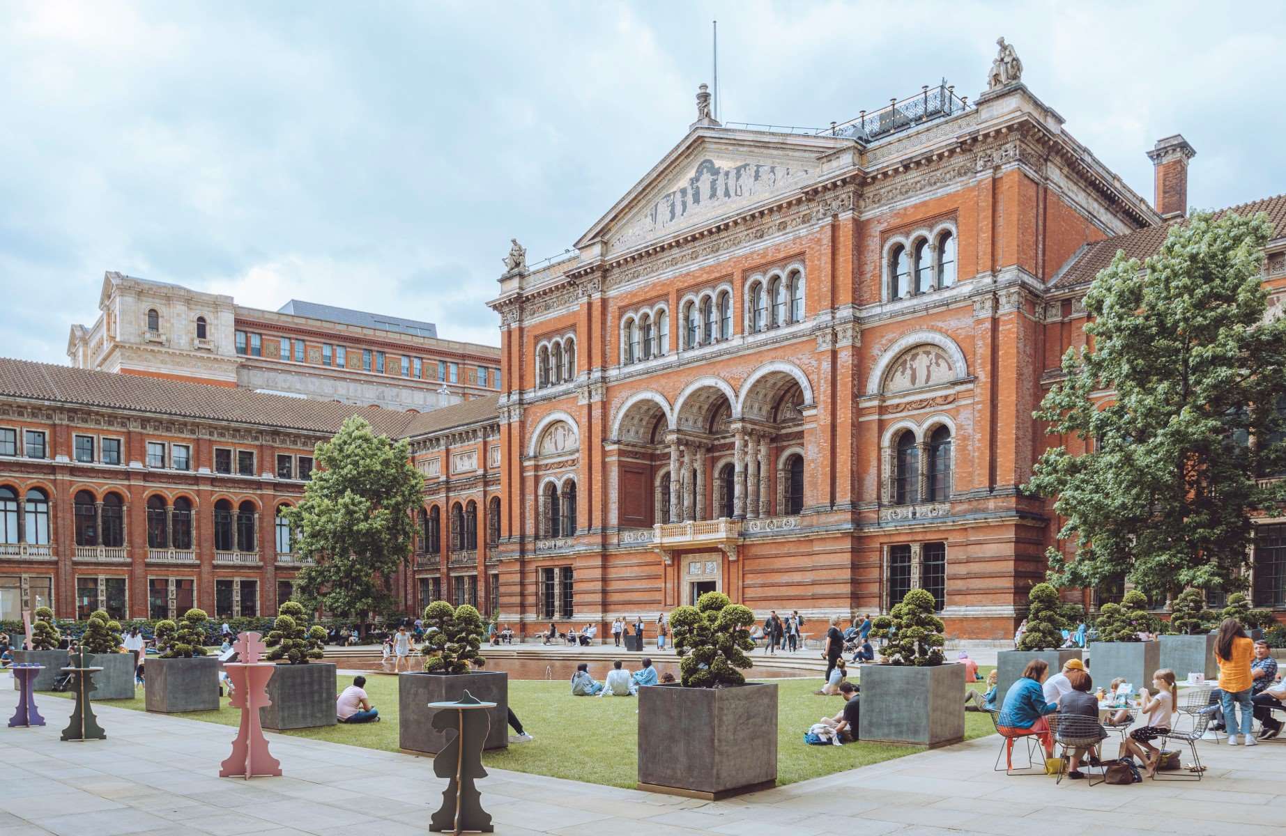 The Victoria and Albert Museum, one of Andrew Wong's favourite haunts. © Wirestock/iStock