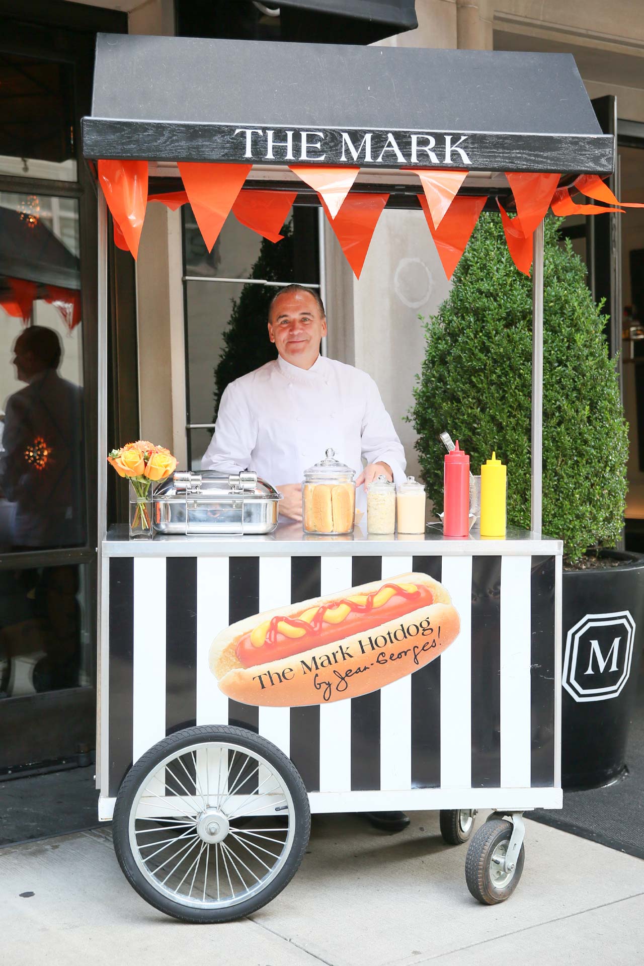 Chef Jean-Georges Vongerichten's Haute Dog Cart at The Mark Hotel. © The Mark Hotel