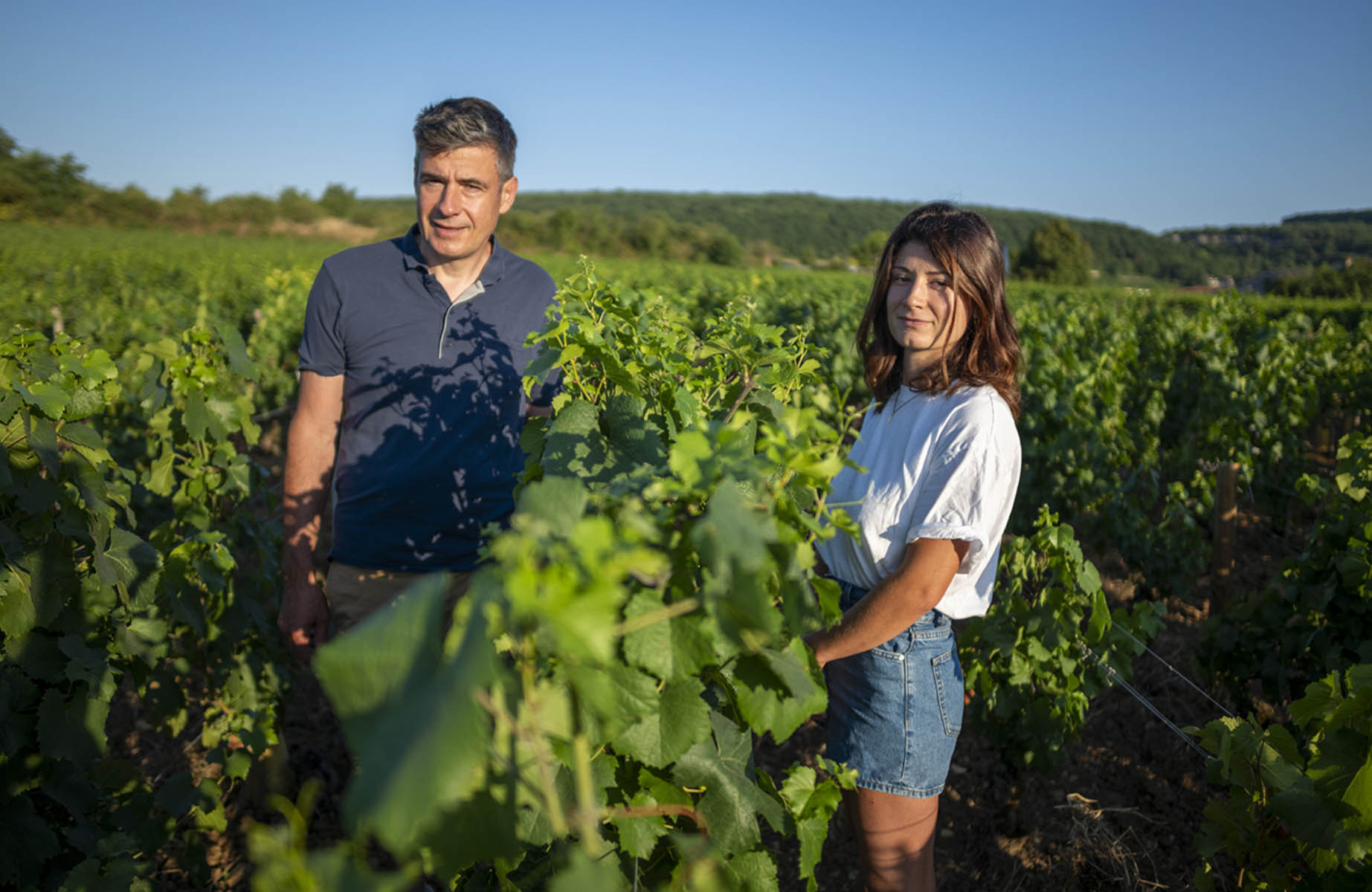 Vincent Dureuil and his daughter Margot in their vineyard at the Dureuil-Janthial estate in Rully. © Michel Baudoin 2026/MICHELIN Guide
