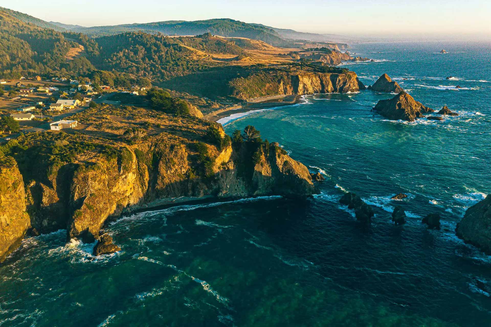 View of the coastline on Highway 1. © Harbor House Inn