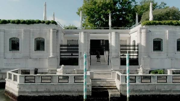 The Peggy Guggenheim Collection is a must for modern art lovers, pairing masterpieces by Picasso, Pollock and Dalí with one of the most beautiful canal-side settings in Venice. © Peggy Guggenheim Collection