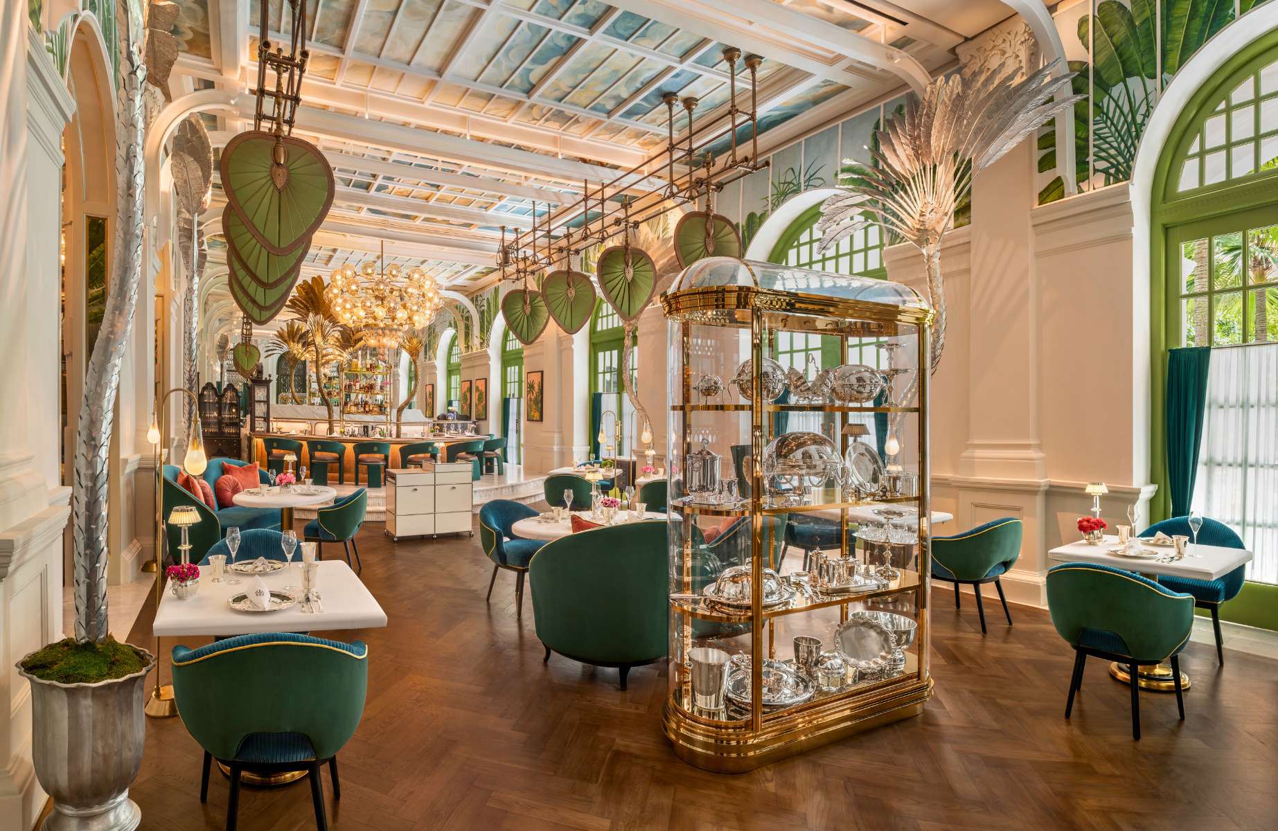 The main dining hall of 1887 by André. © Raffles Hotel, Singapore